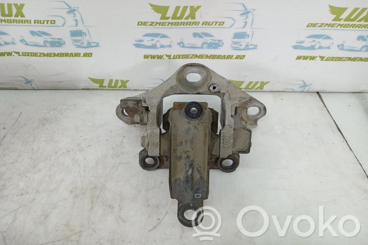Mazda CX-3 Engine mounting bracket 