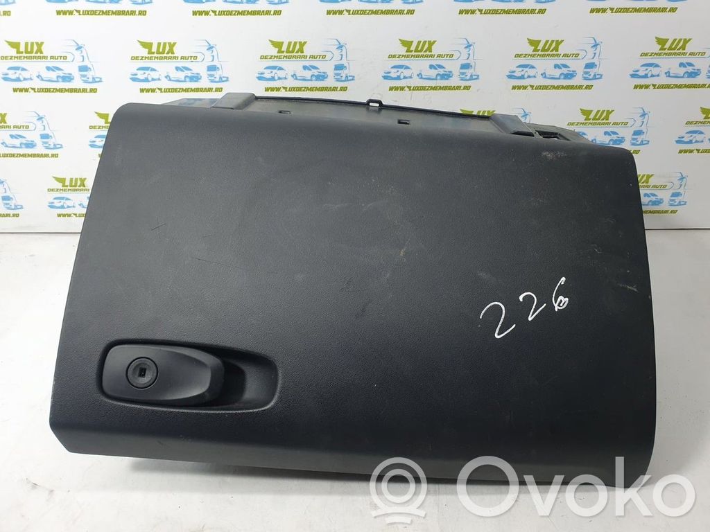 Volvo V40 Daiktadėžė 