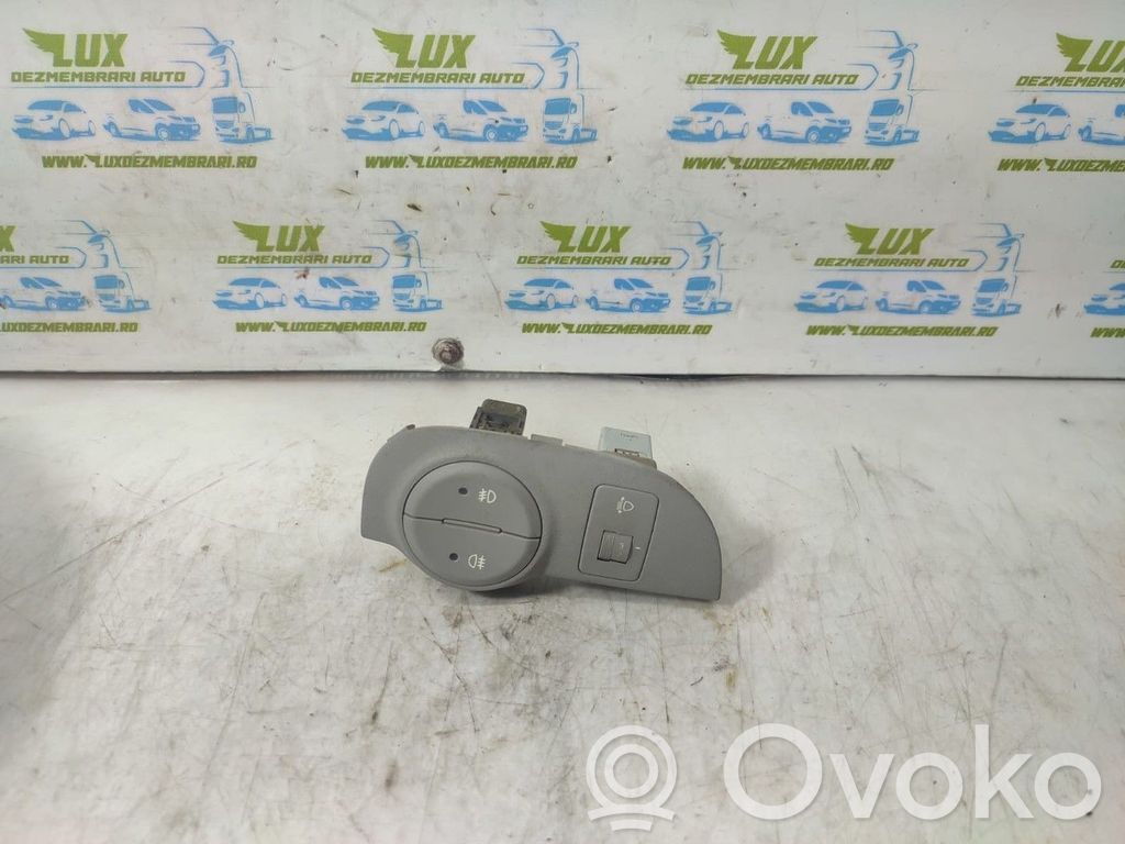 Hyundai Accent Quarter vent window switch 