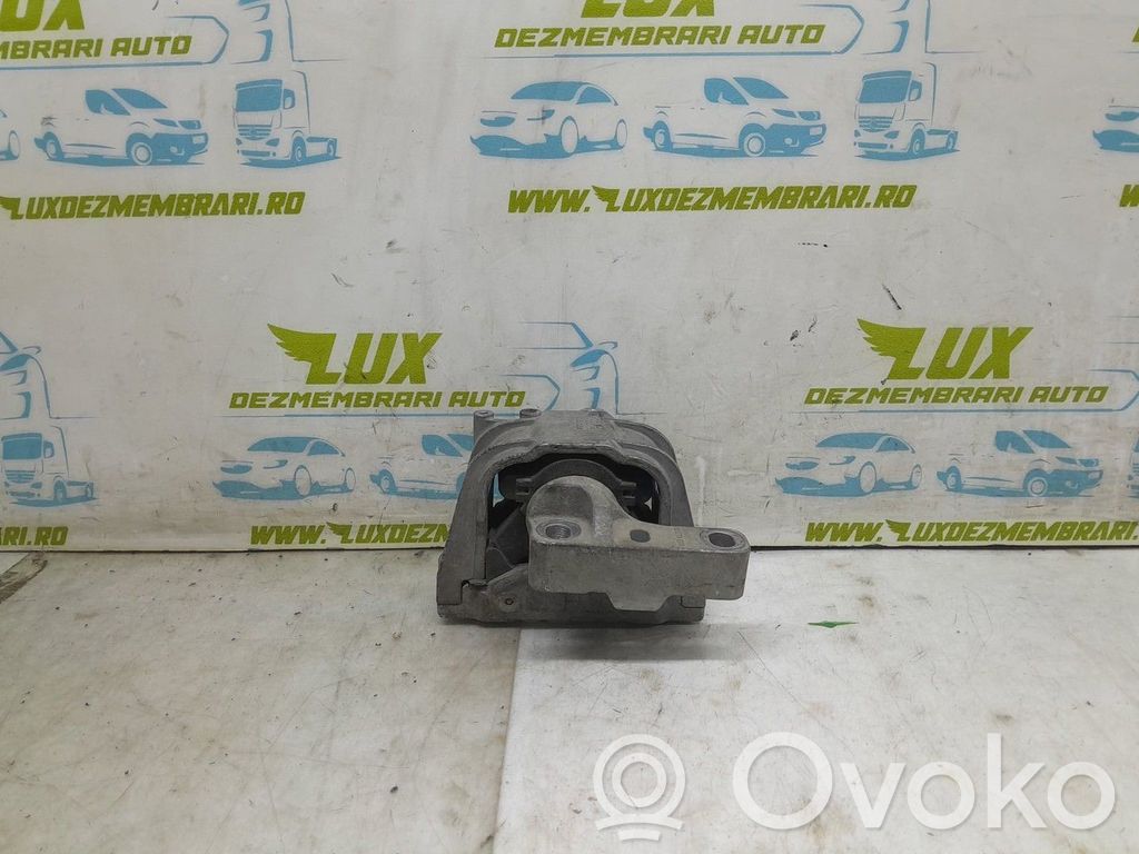 Volkswagen Golf V Engine mounting bracket 