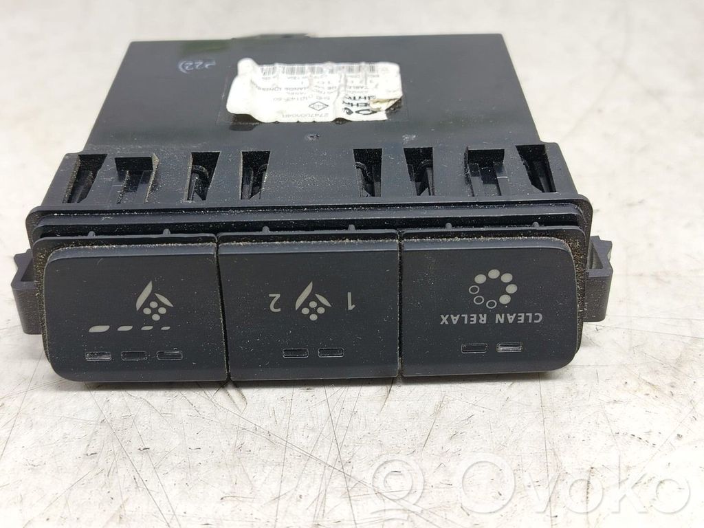 Renault Latitude (L70) Compartimiento/consola central del panel 