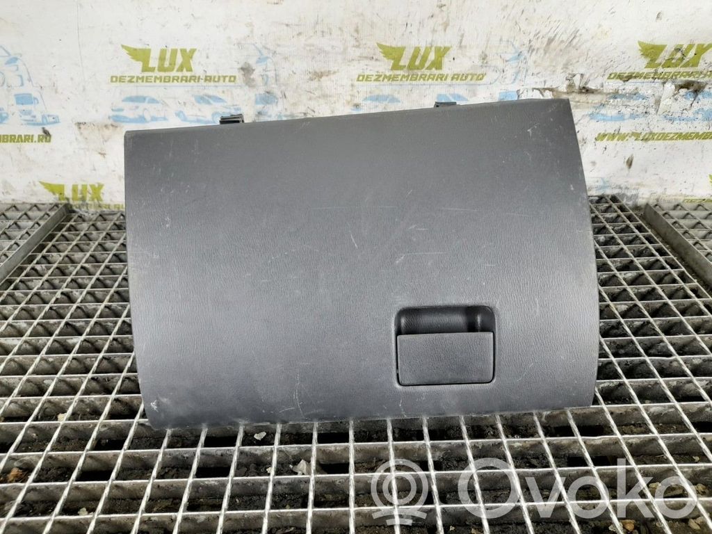 Mazda 3 II Handschuhfach 