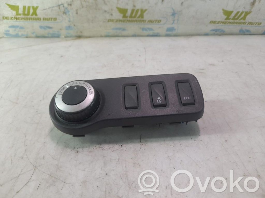 Dacia Duster Un conjunto de interruptores 