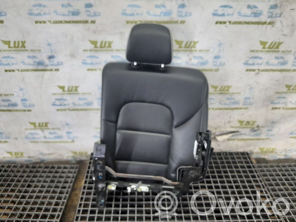 Fotel tylny   89300F15302AV