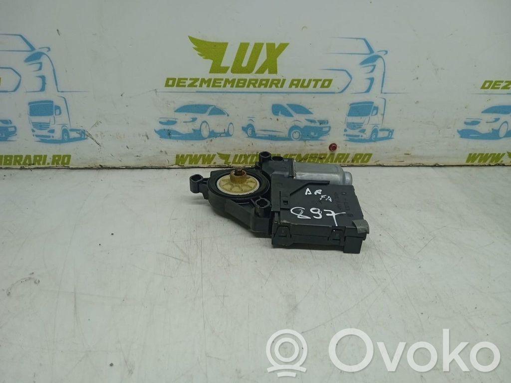 Volkswagen Golf V Moteur de lève-vitre de porte avant 