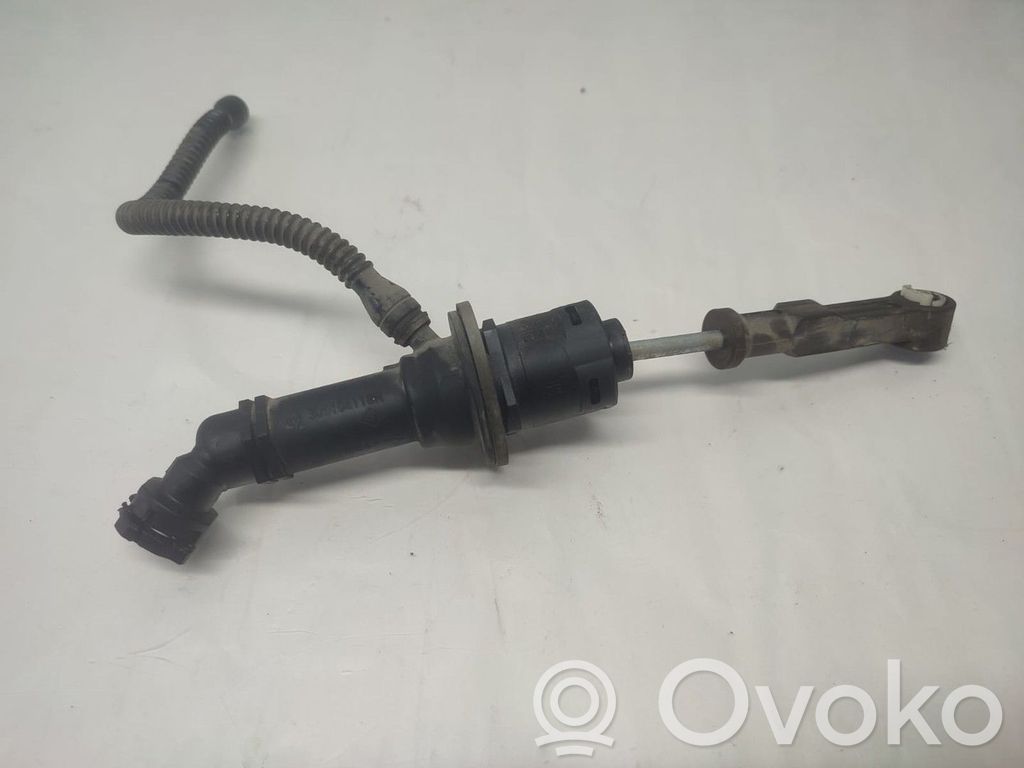 Główny cylinder sprzęgła   308104118R,308104118R
