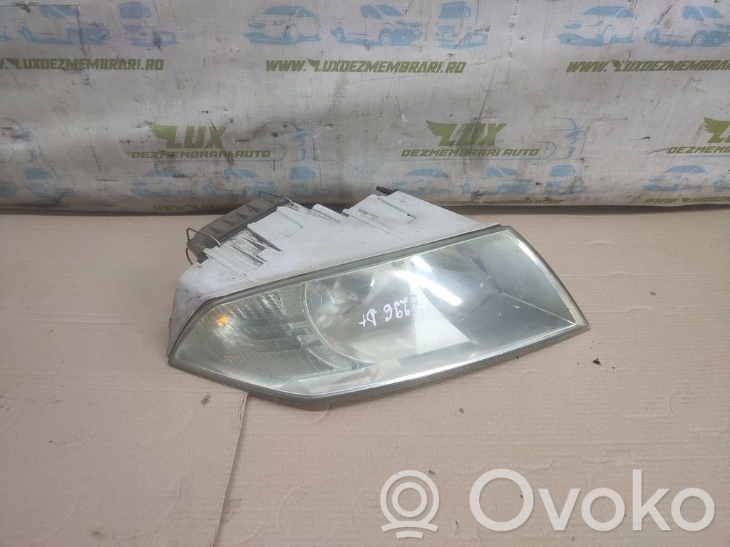 Phare frontale   E8203577