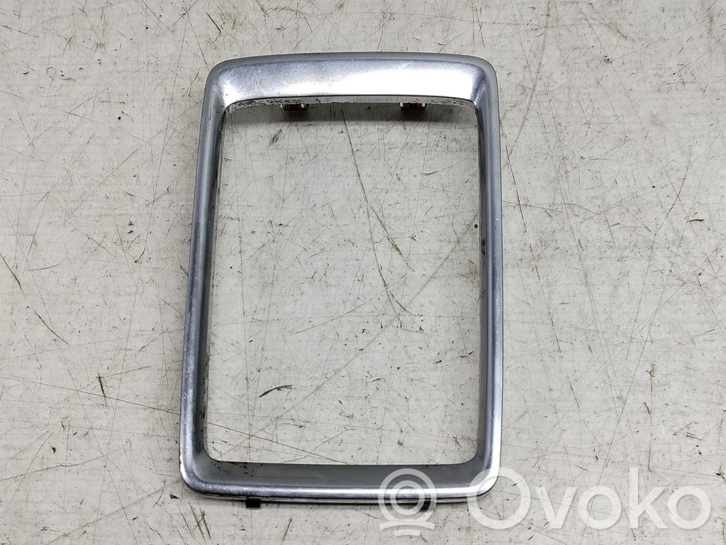 Mazda 5 Mască ușă față (turnată) 