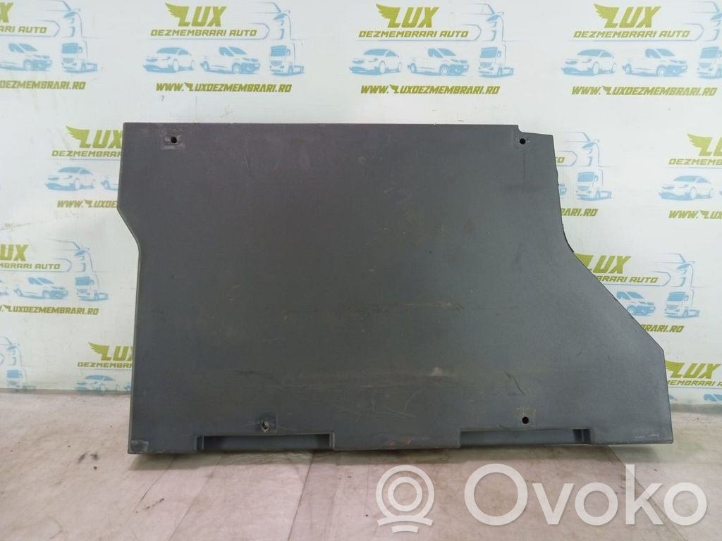 Iveco Daily 45 - 49.10 Rivestimento della portiera anteriore (modanatura)