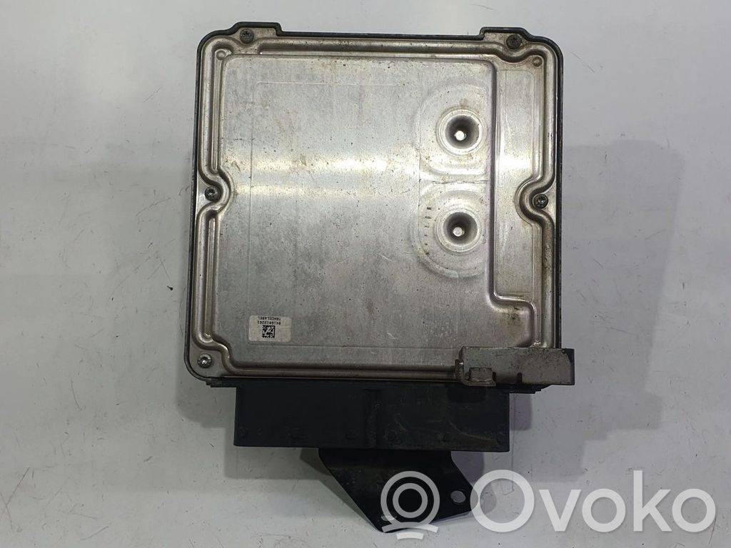 Volkswagen Touareg II Unité de commande, module ECU de moteur