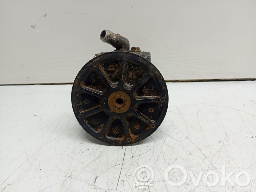 Pompe direction assistée   B4911041977