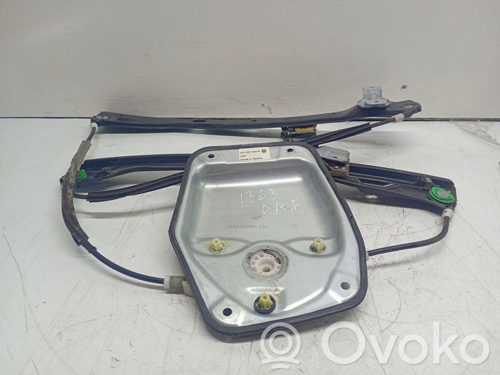 Volkswagen Golf V Alzacristalli della portiera anteriore con motorino