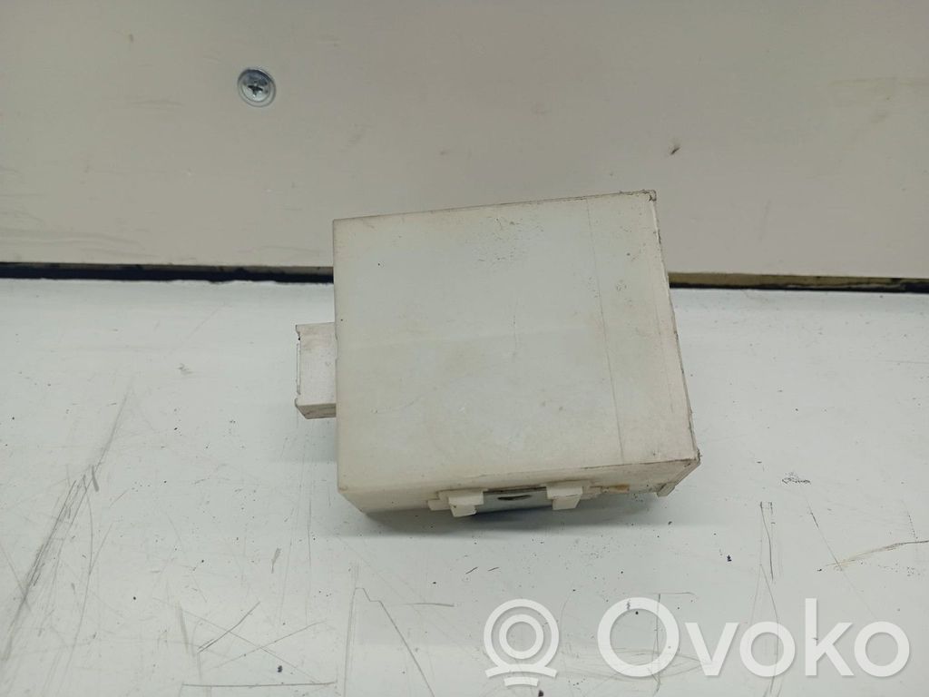 Toyota Avensis T250 Module confort 