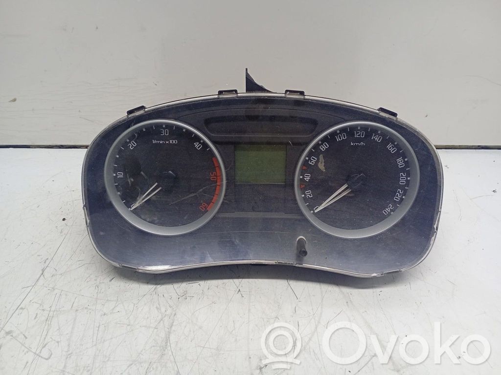 Skoda Fabia Mk2 (5J) Altre parti del cruscotto 