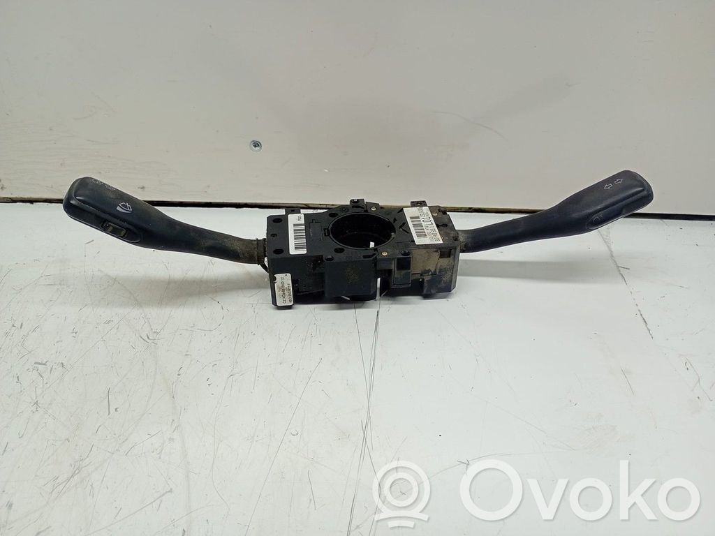 Audi A4 S4 B7 8E 8H Boutons / interrupteurs volant 