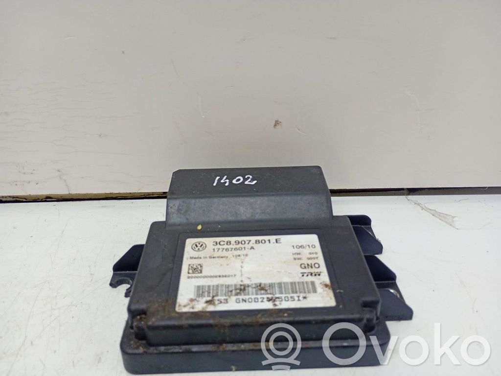Module de commande de frein à main   3C0907801E