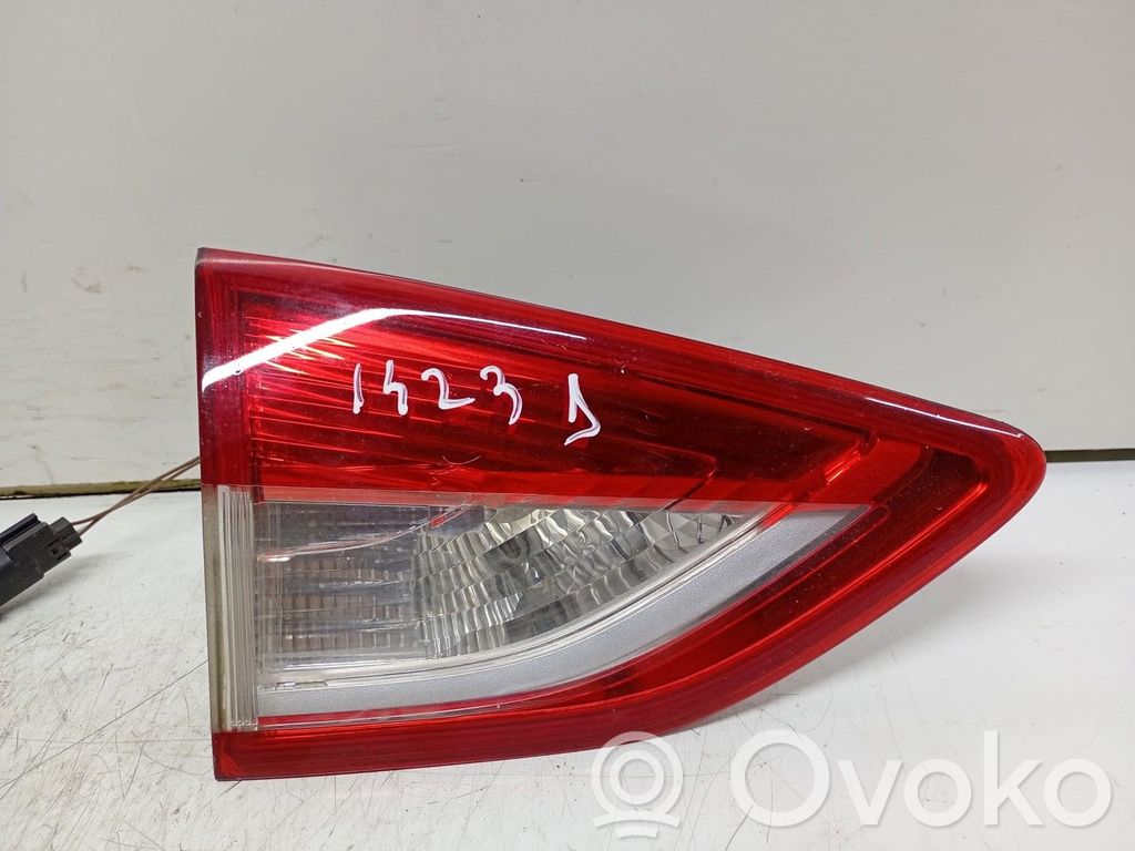 Ford Kuga II Luci posteriori del portellone del bagagliaio 