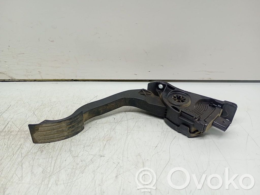 Pédale d'accélérateur   CV619F836GB