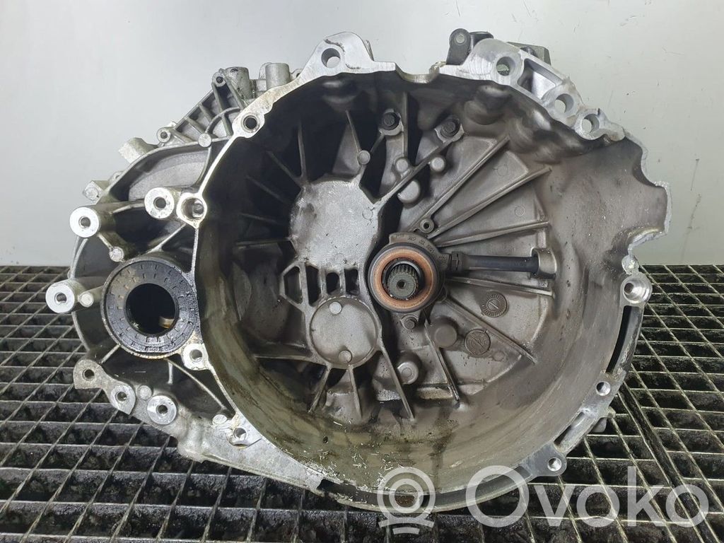 Volvo V60 Scatola del cambio manuale a 6 velocità 