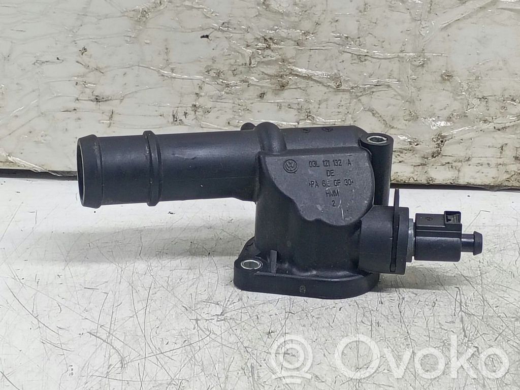 Audi A4 S4 B8 8K Carcasa del termostato (Usadas)