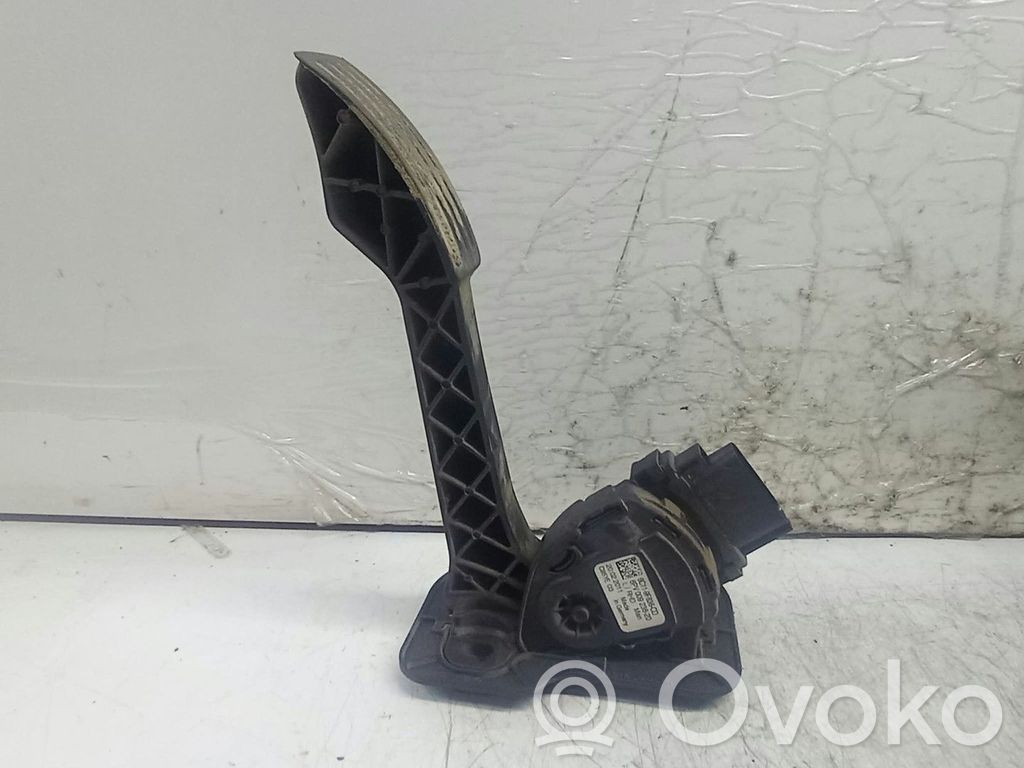Pédale d'accélérateur   6C119F836CD