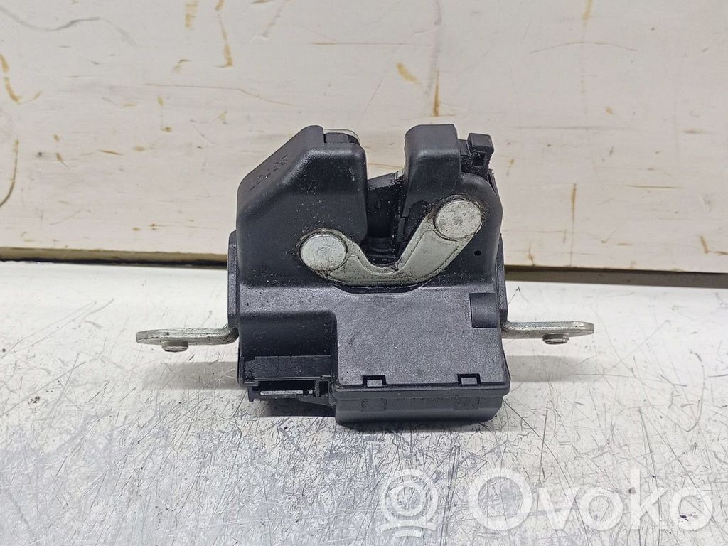Opel Corsa D Zamek klapy tylnej / bagażnika 