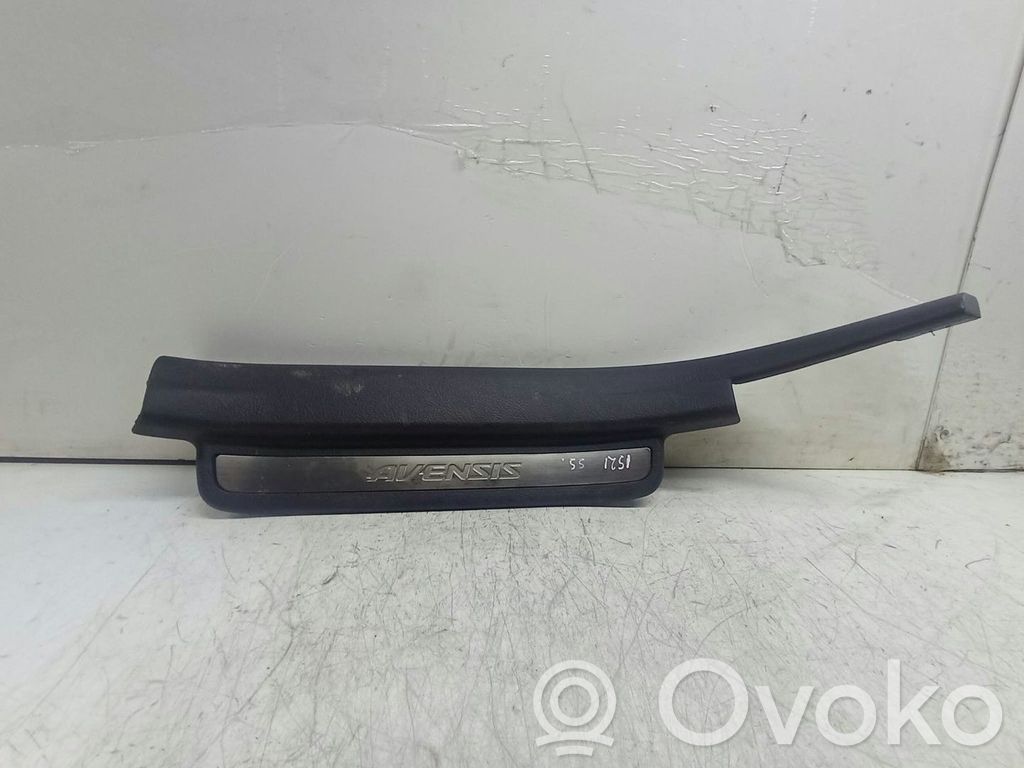 Toyota Avensis T250 Garniture de marche-pieds / jupe latérale