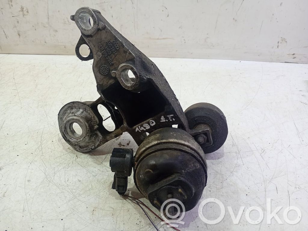 Audi A4 S4 B6 8E 8H Supporto di montaggio del motore (usato) 