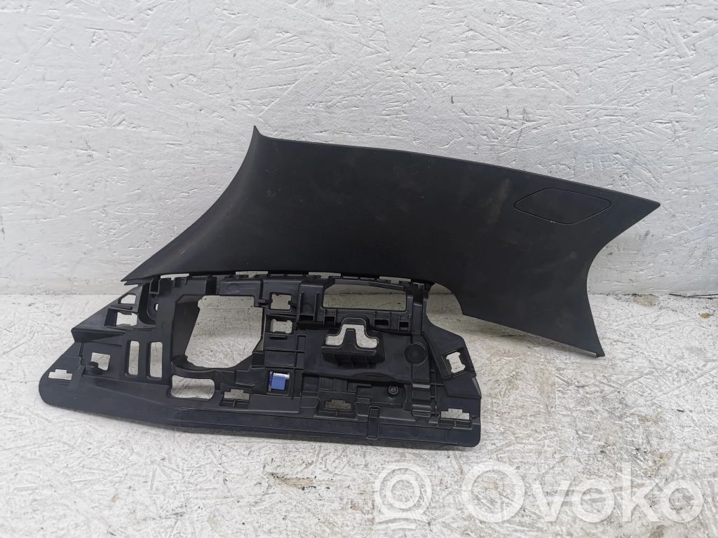 Opel Astra L Moldura inferior 