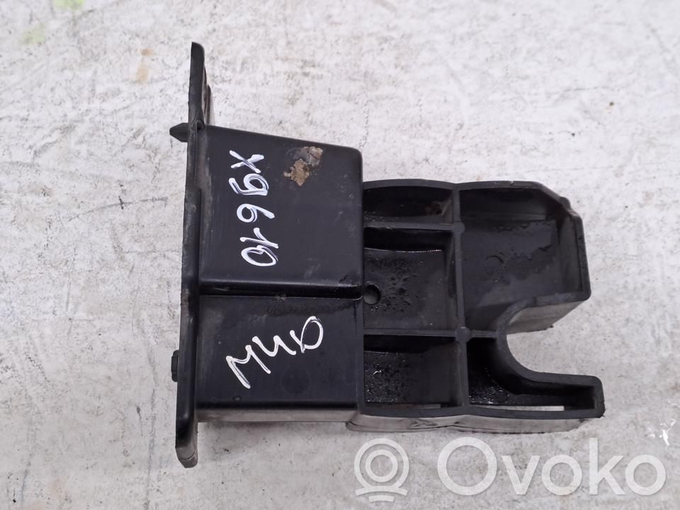 Front bumper mounting bracket   620923103R,X9610