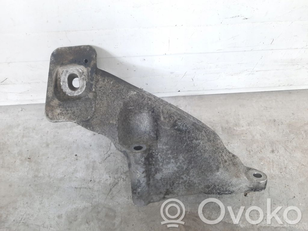 BMW X5 E70 Engine mounting bracket 