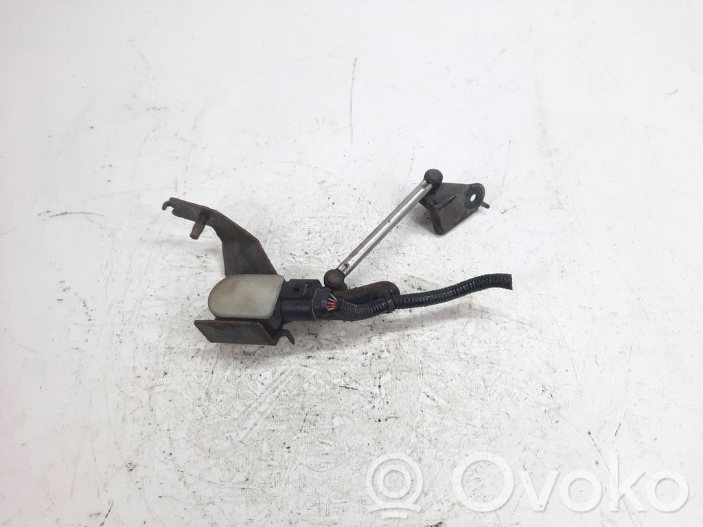 Infiniti Q50 Headlight/headlamp level sensor 