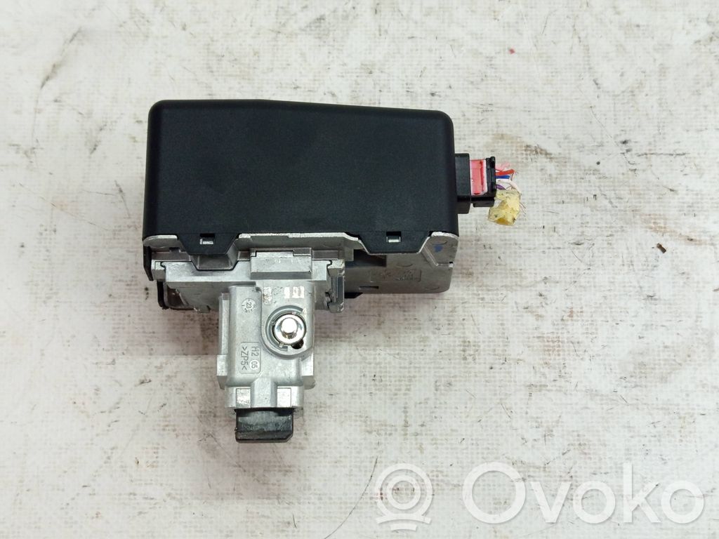 Nissan Juke II F16 Steering wheel lock 