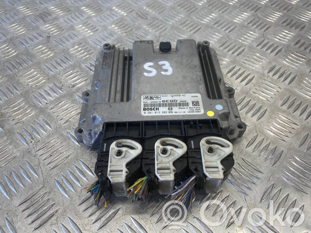 Land Rover Freelander 2 - LR2 Engine control unit/module 