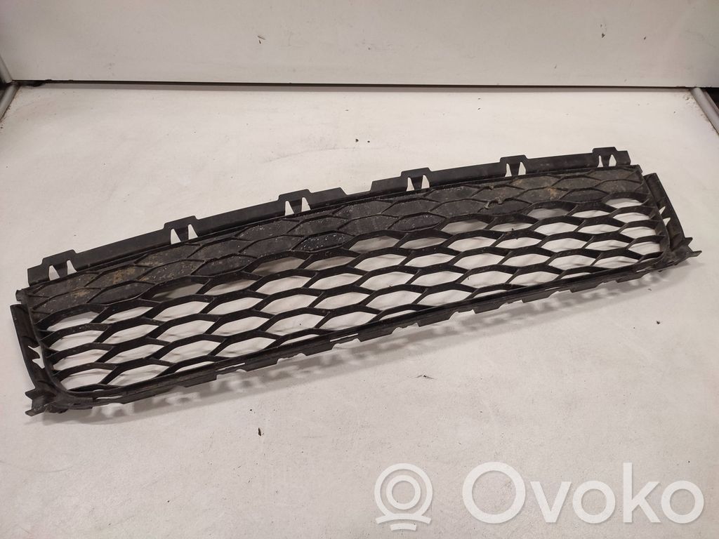 Ford Explorer Front bumper lower grill 
