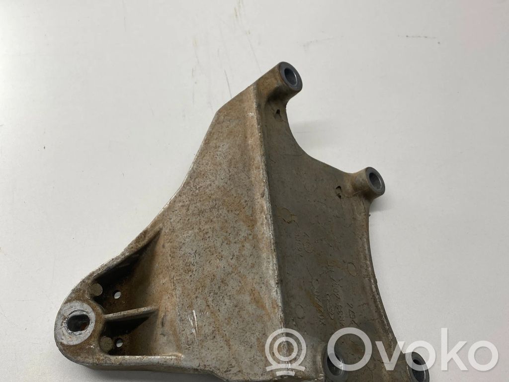 Ford Mustang V Engine mounting bracket 