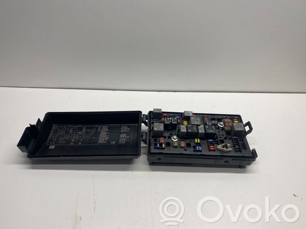 Chevrolet Camaro Fuse module 