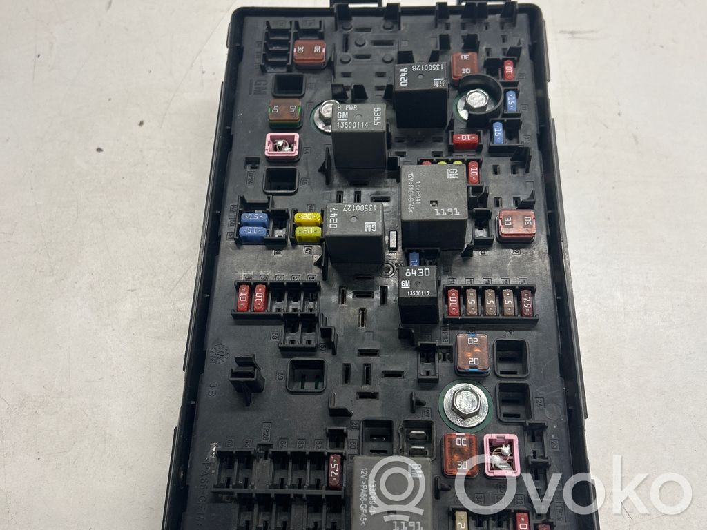Chevrolet Camaro Fuse module 