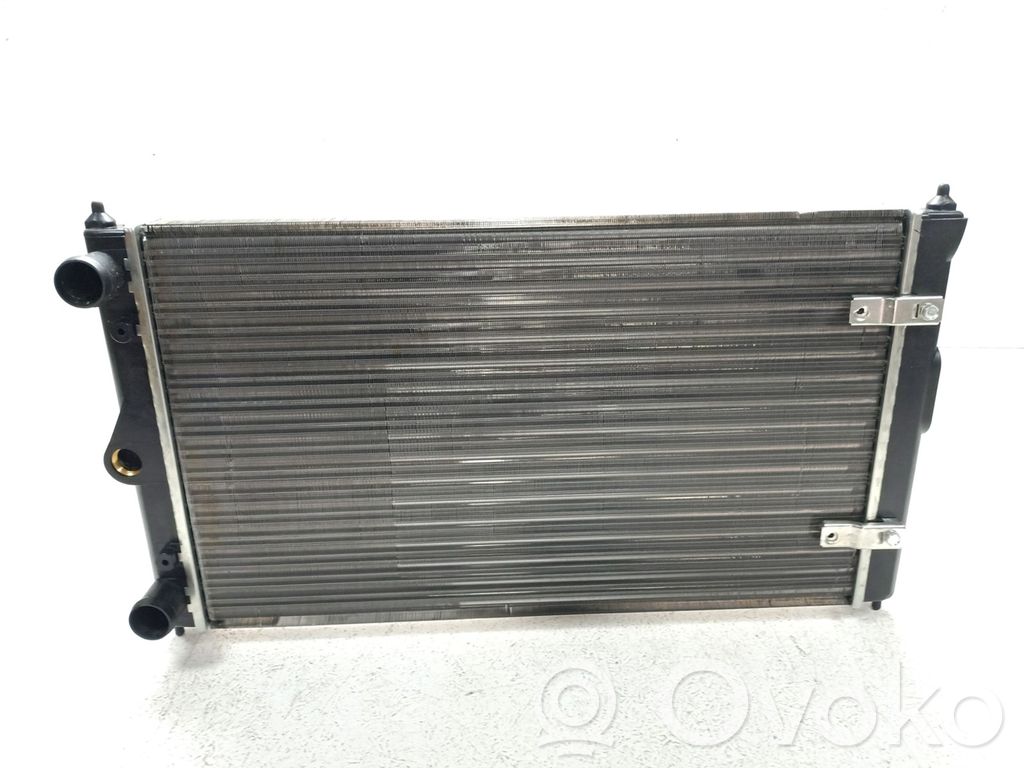 Volkswagen Polo II 86C 2F Coolant radiator 