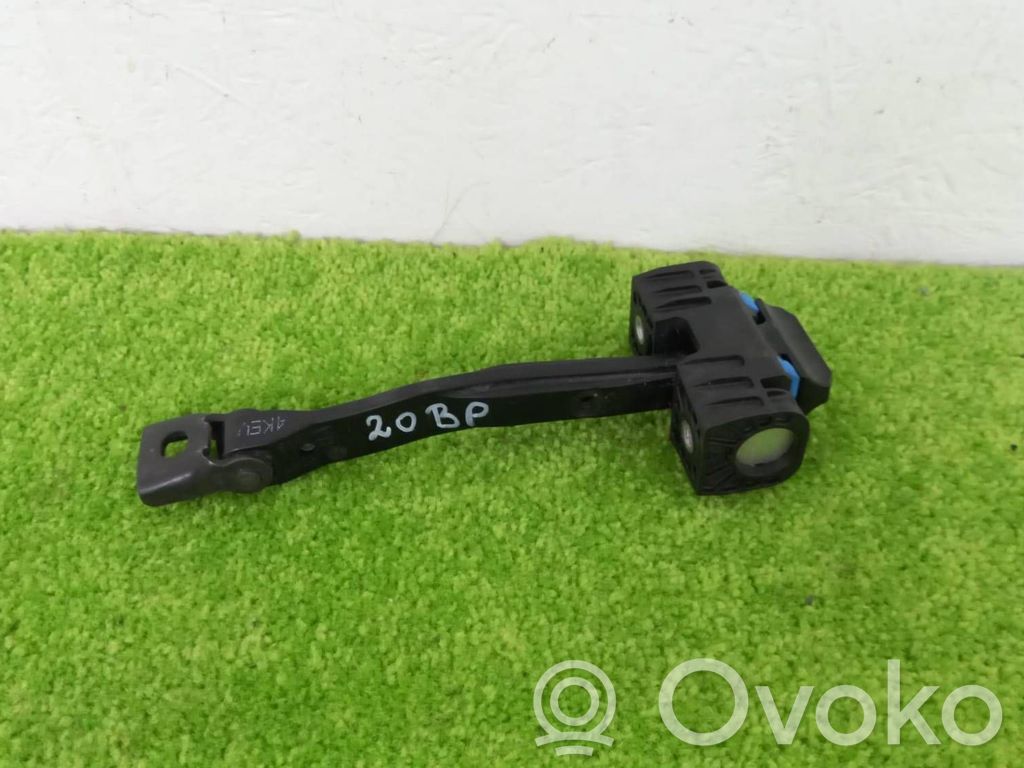 Audi E-tron GT Etuoven pidätin 