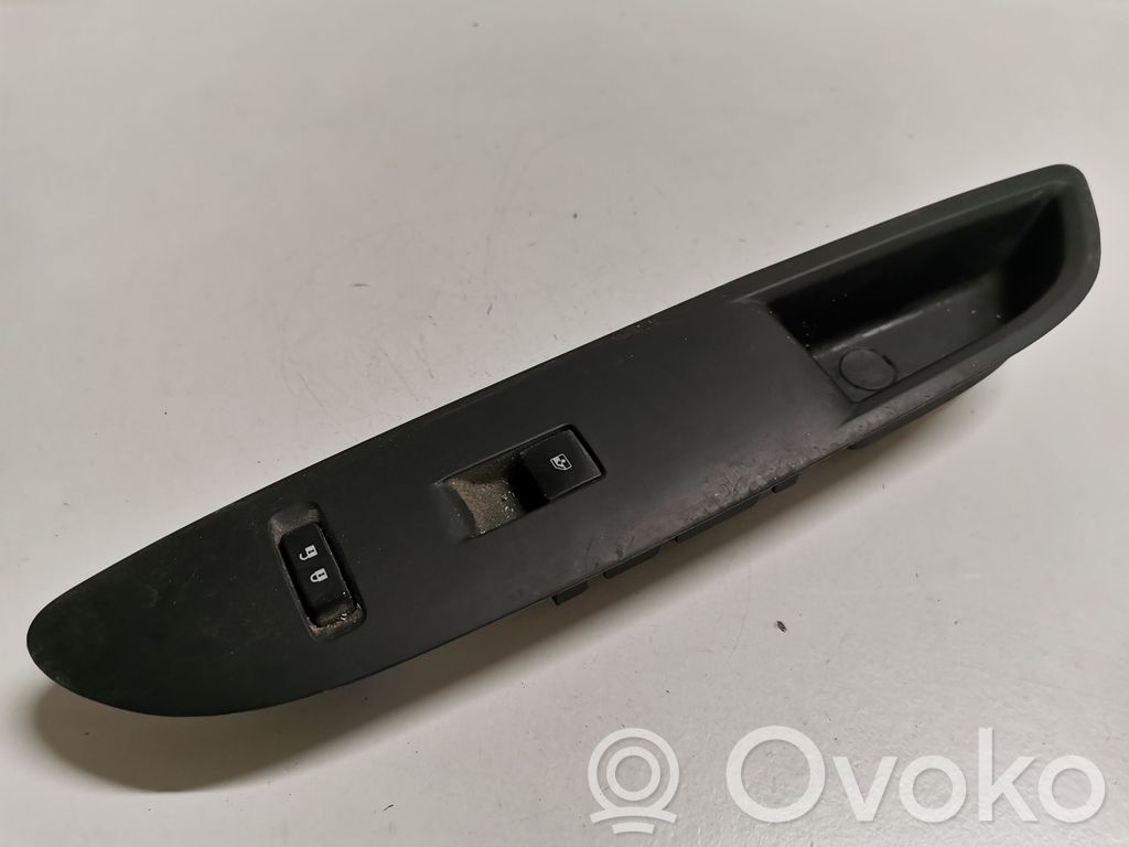 Buick Encore I Electric window control switch 