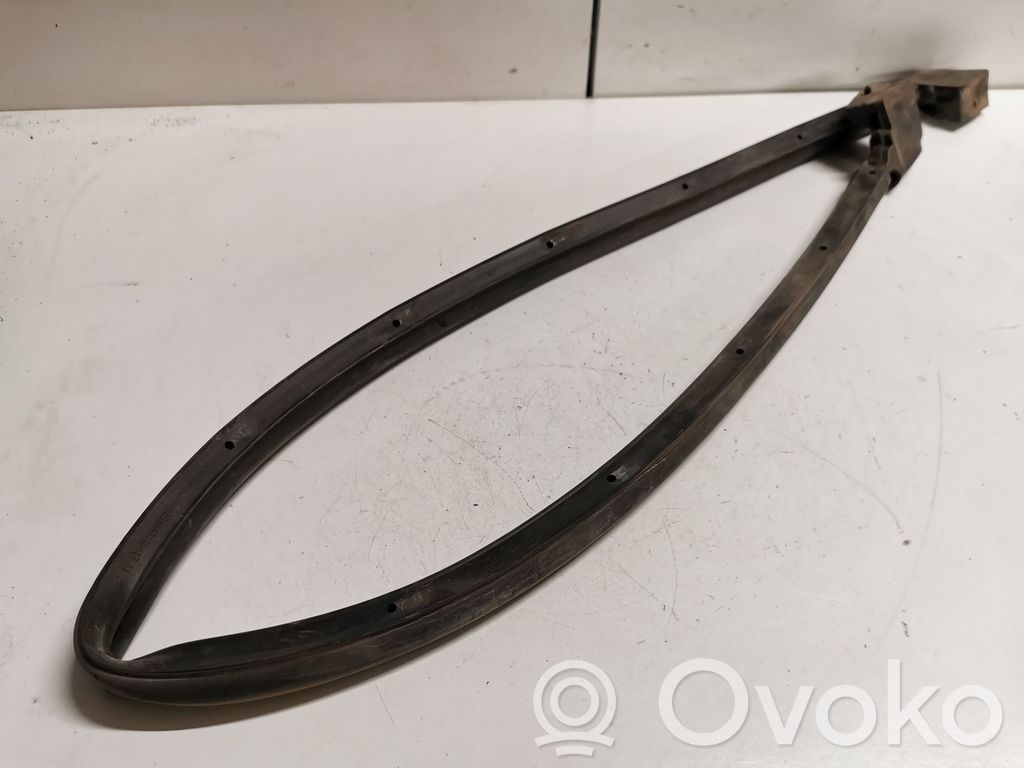 Buick Encore I Engine compartment rubber 
