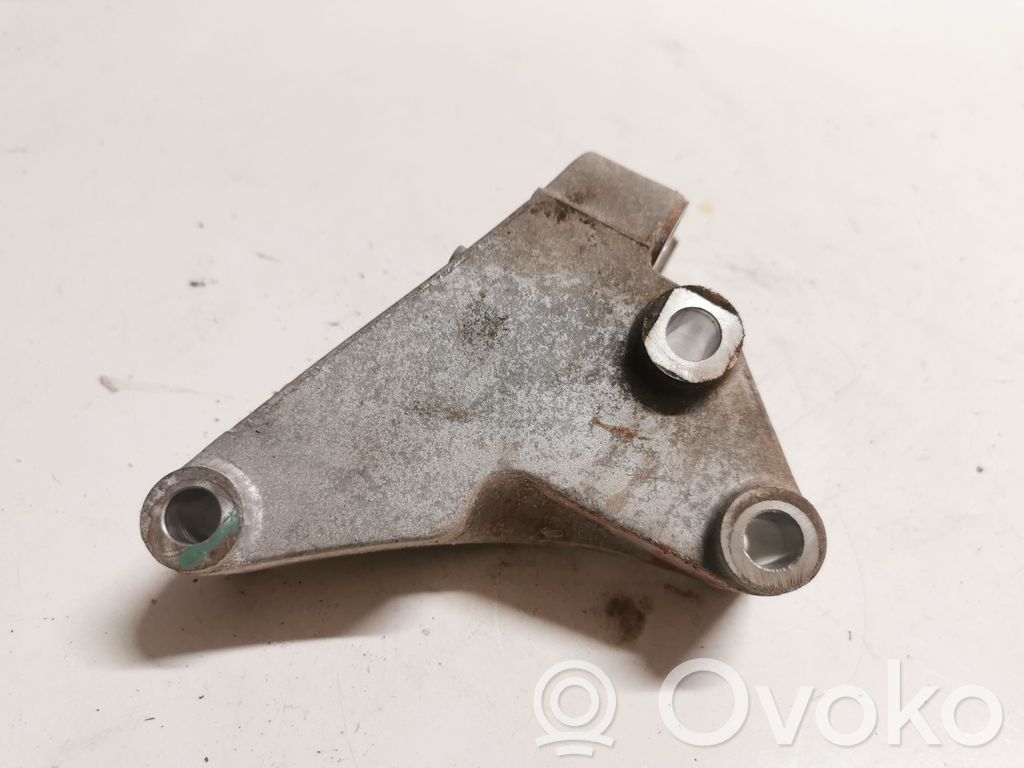 Buick Encore I Engine mounting bracket 
