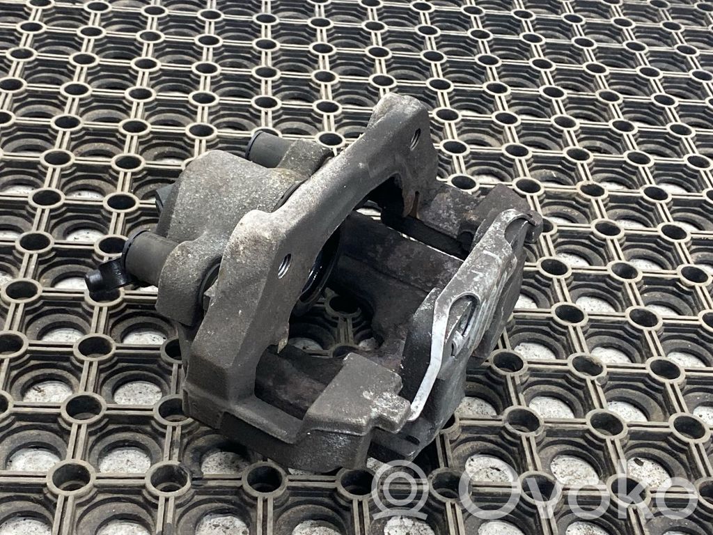 Front brake caliper   6776528