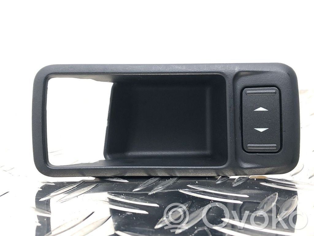 Electric window control switch   1471913