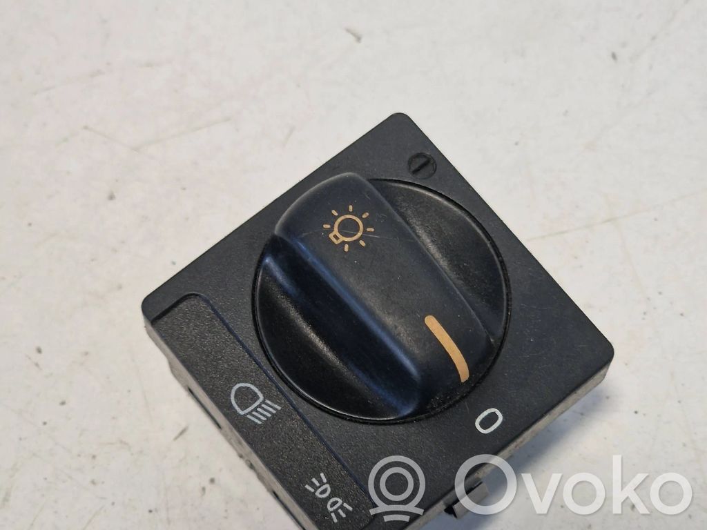 Light switch   8601777