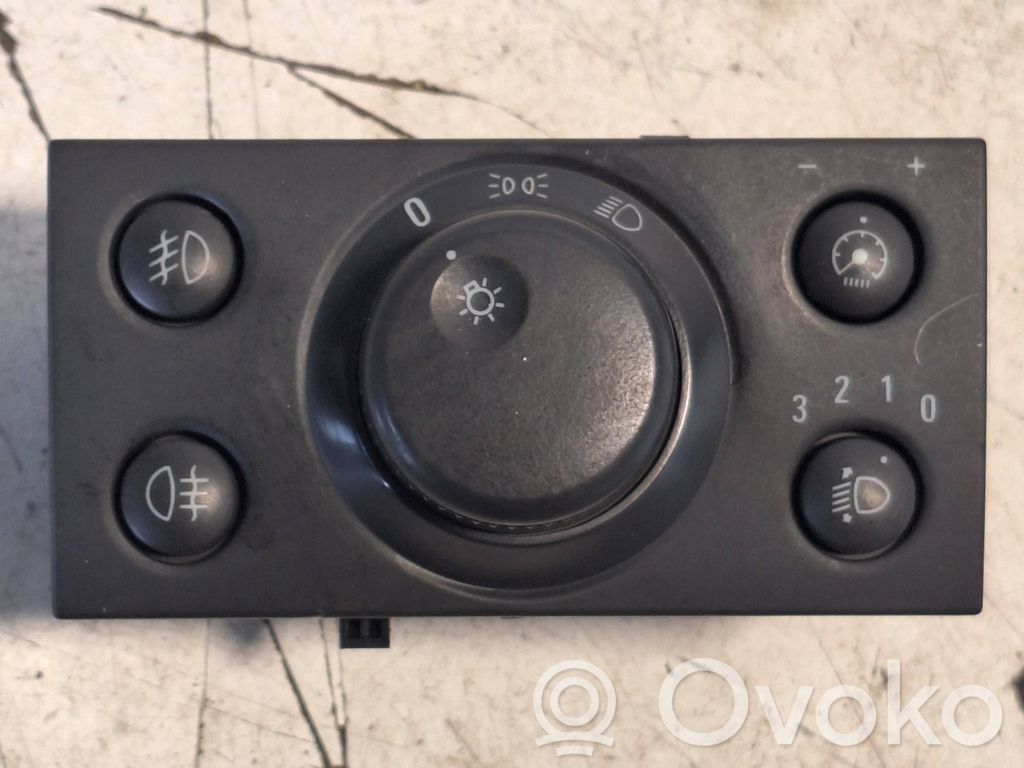 Light switch   93394755,1868,0320