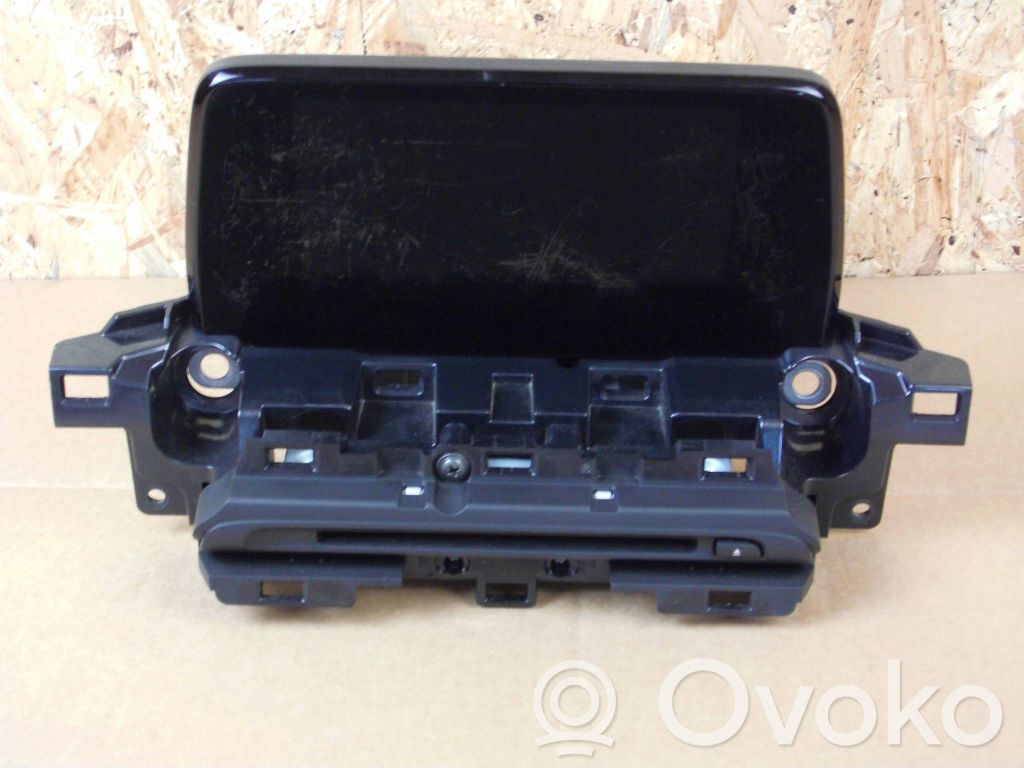 Navigation unit CD/DVD player   KB8M669C0D