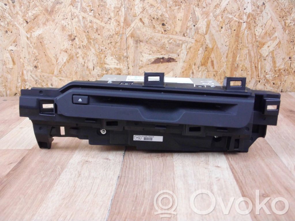 Lexus UX Radio/CD/DVD/GPS head unit 