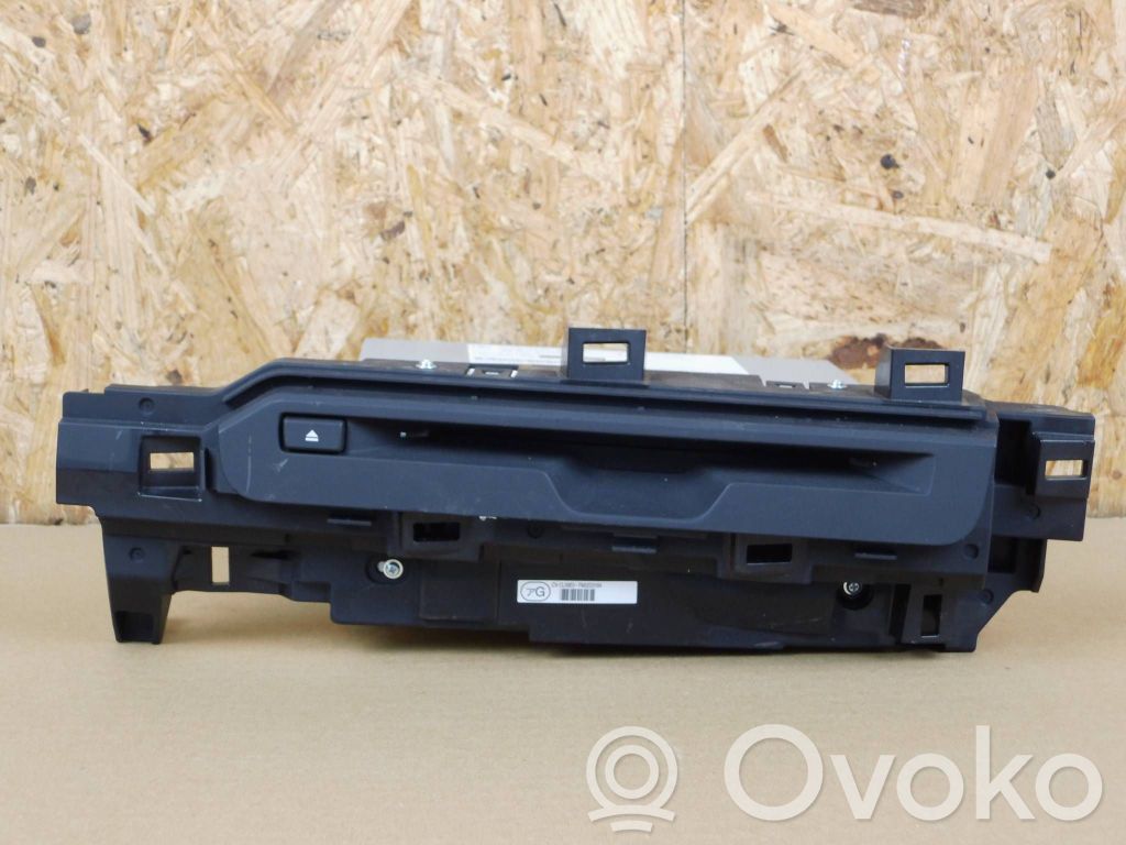 Lexus UX Radio/CD/DVD/GPS head unit 